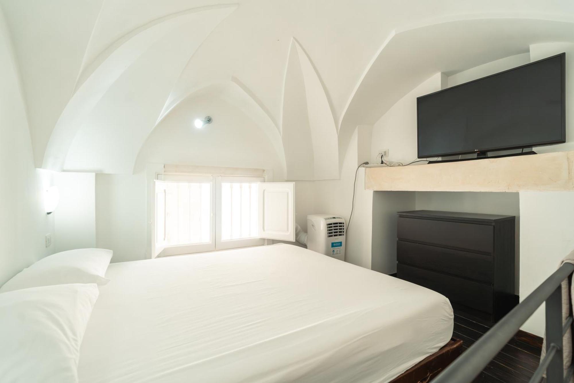 Donna Cristina Historic Apartment Lecce Eksteriør bilde